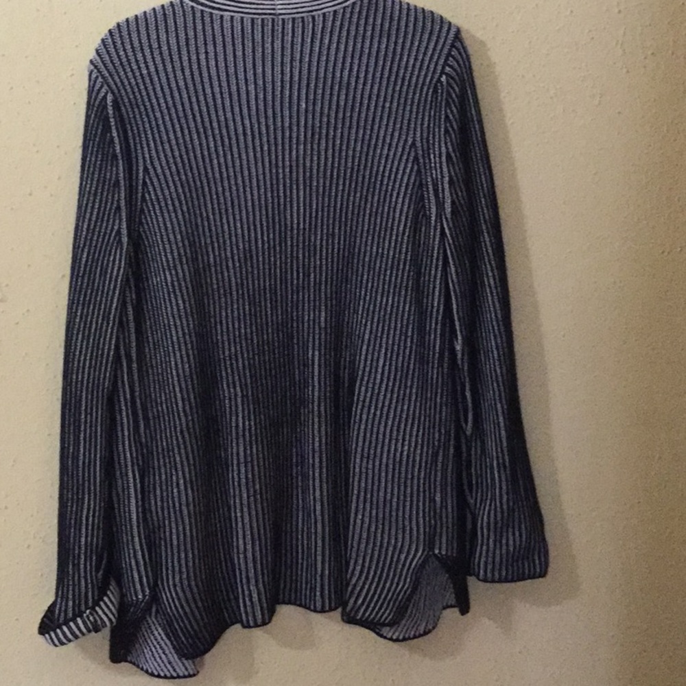 Sweater - Picture 3 of 3